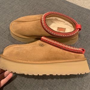 UGG Tazz Slippers Chestnut Size 9